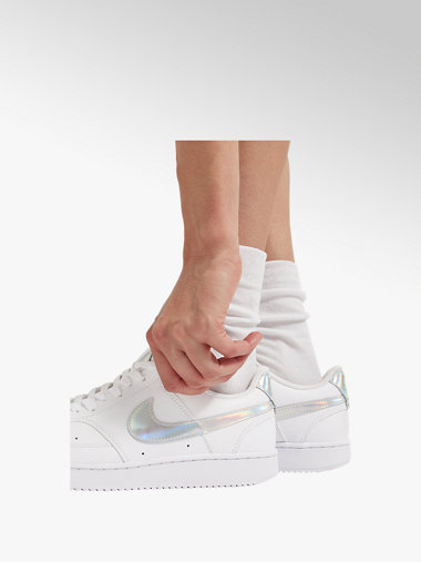 NIKE Sneaker COURT VISION in WeiB mit Holographic Details DEICHMANN AT